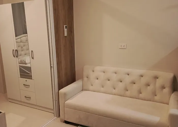 Aparthotel Convenient Modern 1 Bhk Unit 3*