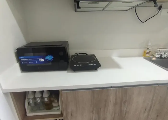 Aparthotel Convenient Modern 1 Bhk Unit